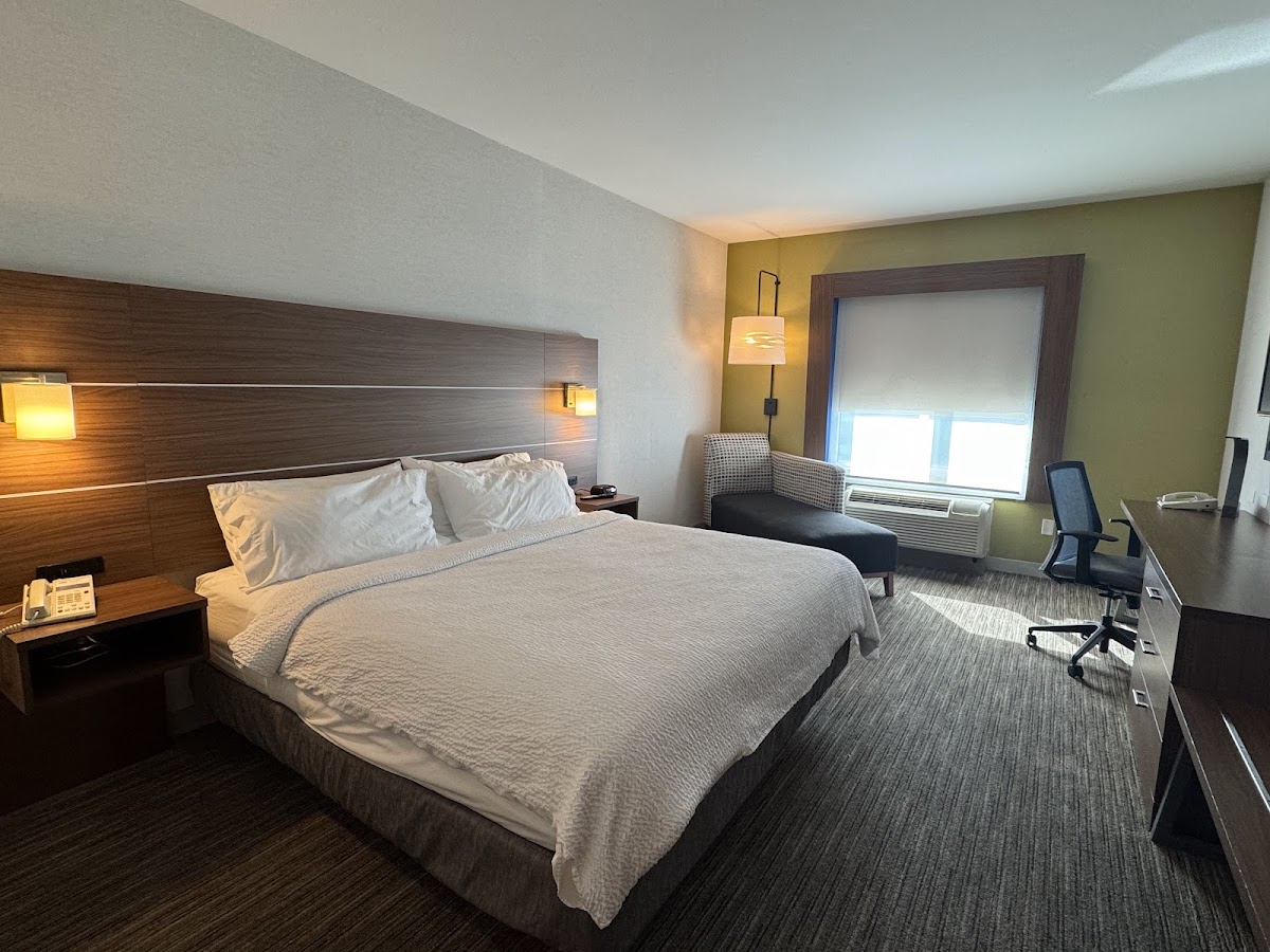 Holiday Inn Express & Suites Sacramento Airport Natomas by IHG photo 2