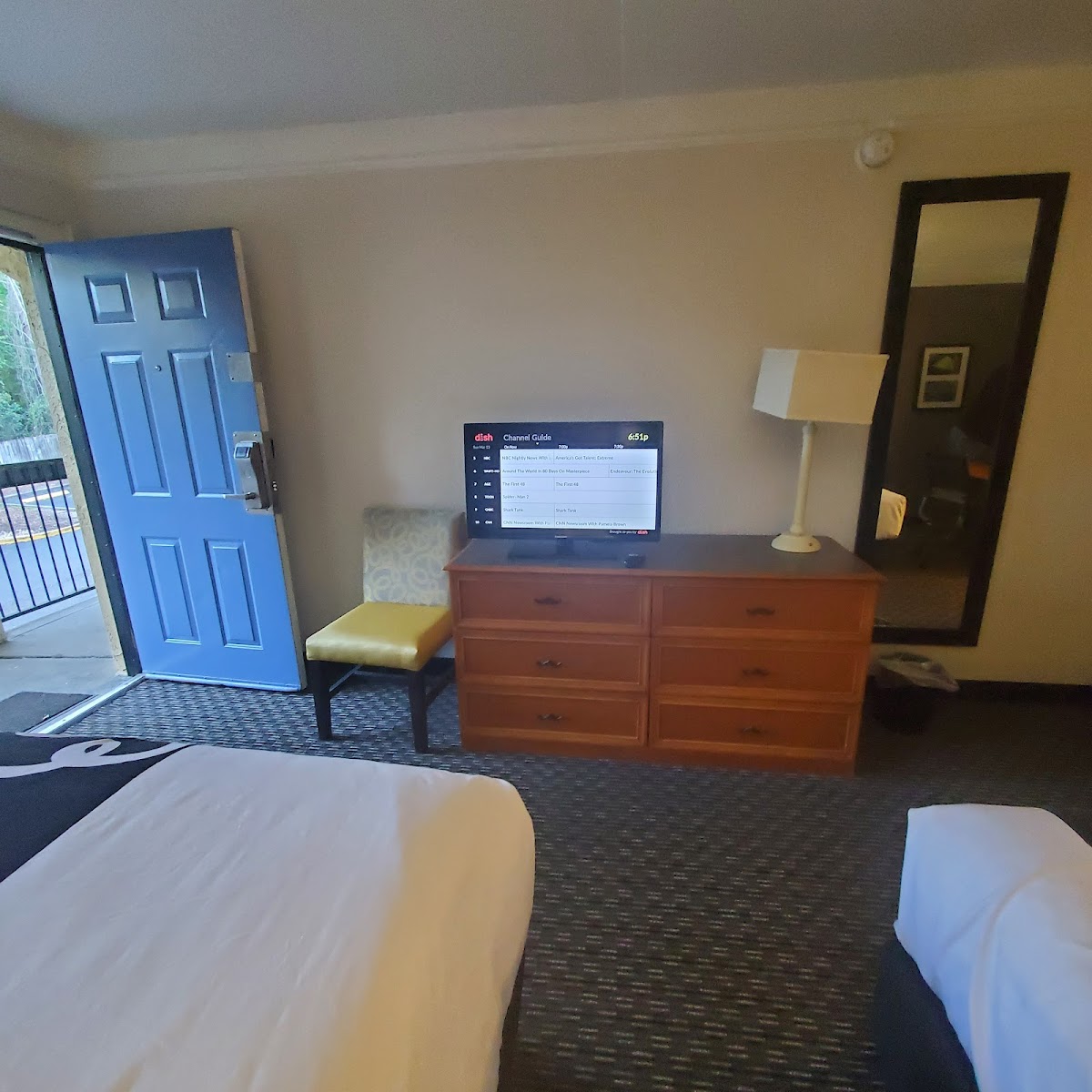 Days Inn by Wyndham Gainesville University I-75 photo 2