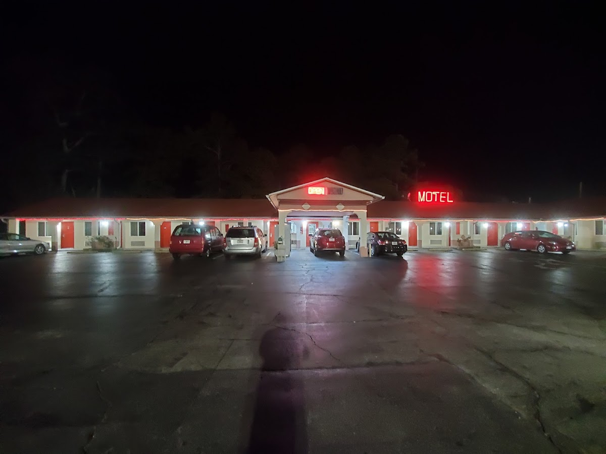 Lee's Motel