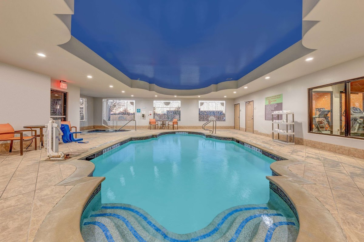 La Quinta Inn & Suites by Wyndham Woodway - Waco South photo 2