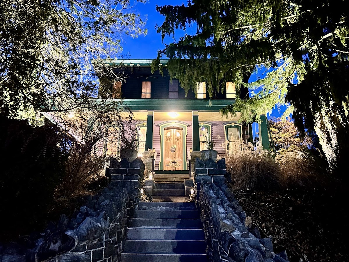 Amethyst Inn Bed & Breakfast