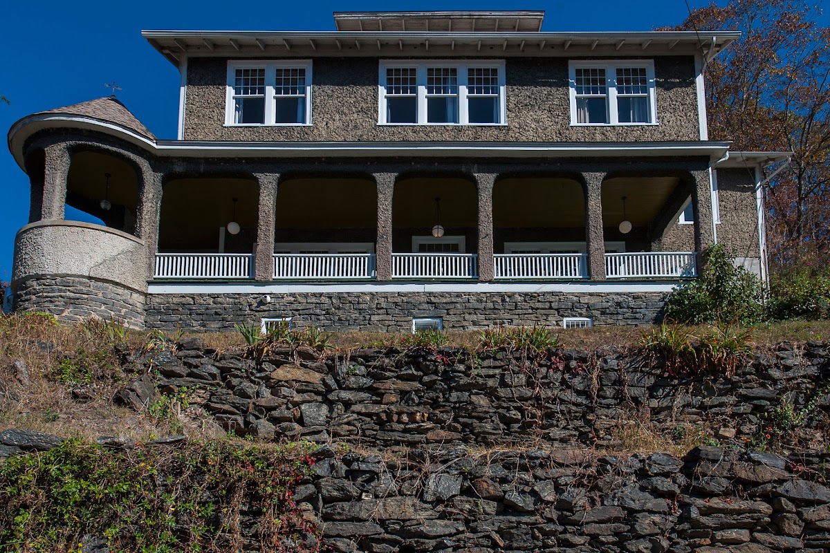 Marshall House Inn