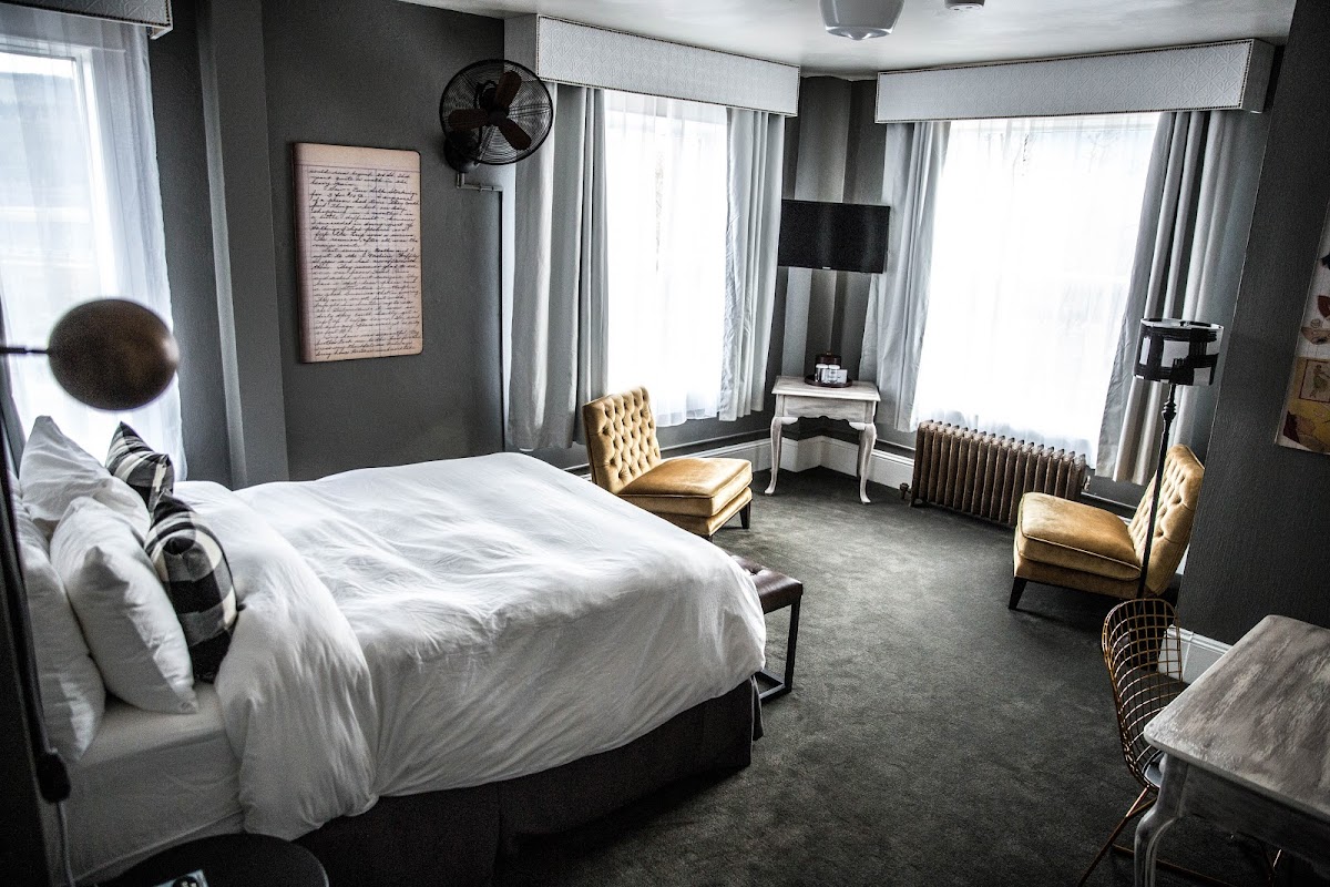 Hood River Hotel photo 2