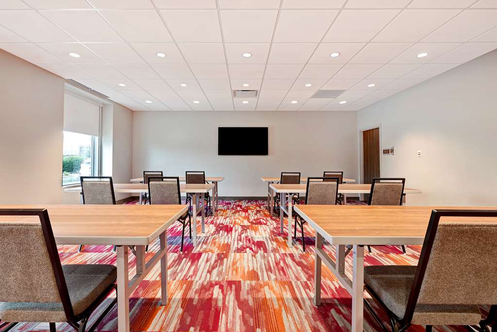 Home2 Suites by Hilton Lincolnshire Chicago photo 3