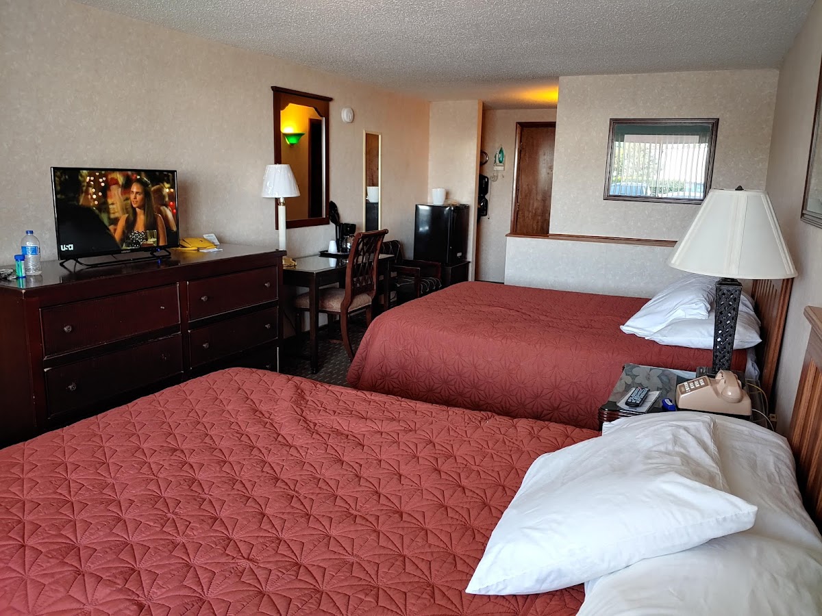 J & MH Westpark Inn photo 2