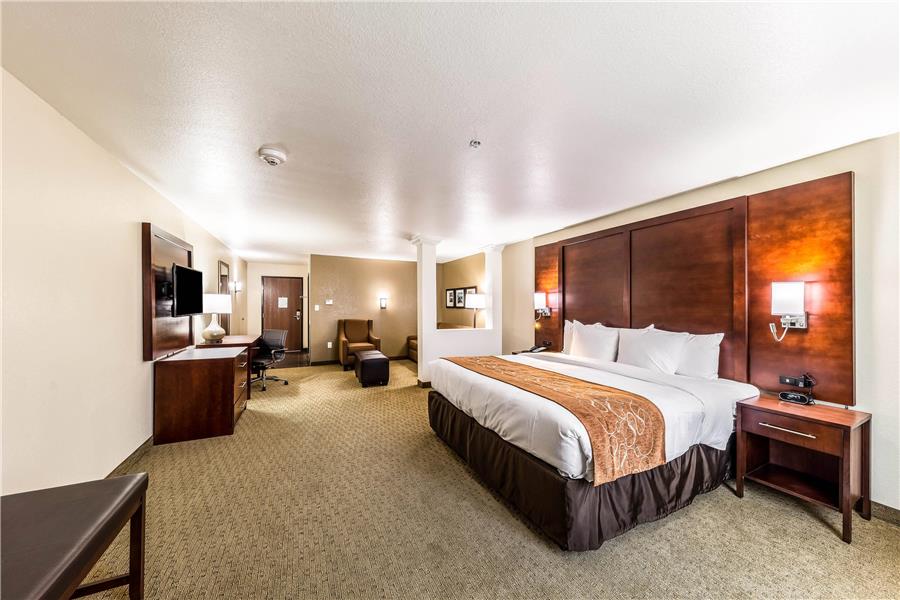 Comfort Suites Grand Prairie - Arlington North photo 2