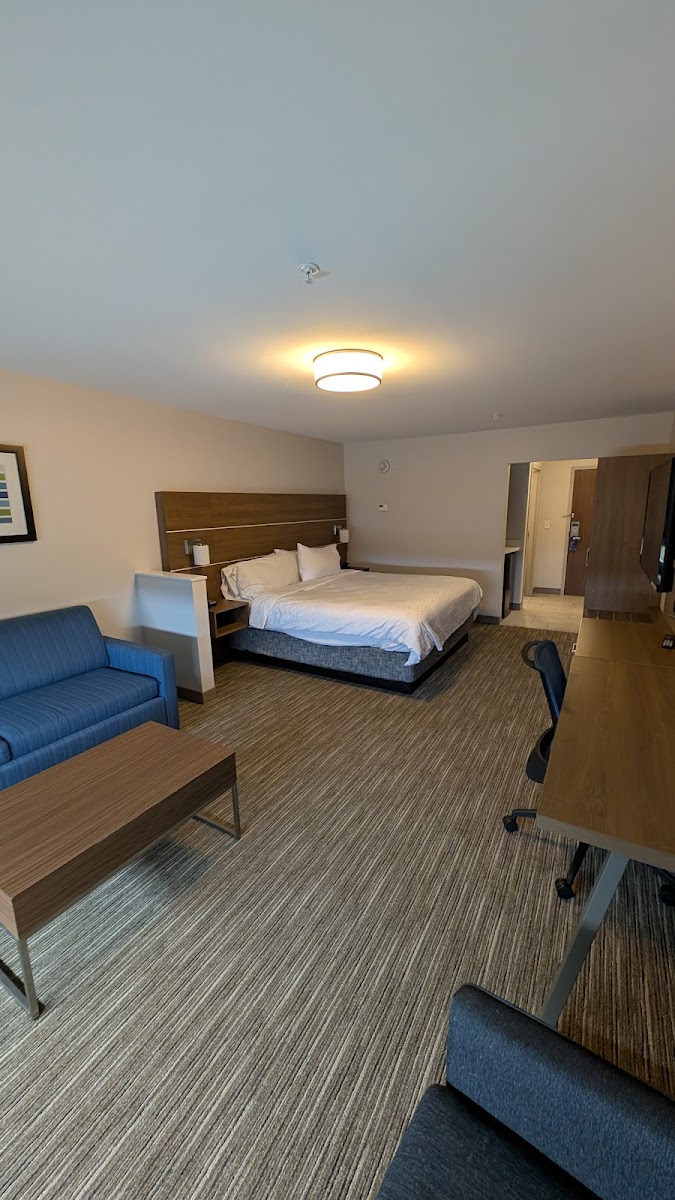 Holiday Inn Express & Suites Bardstown by IHG photo 3