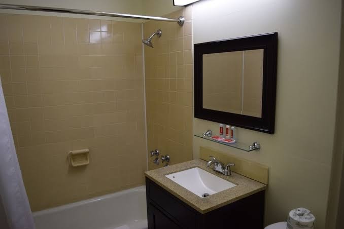 Holiday Lodge Yakima photo 3