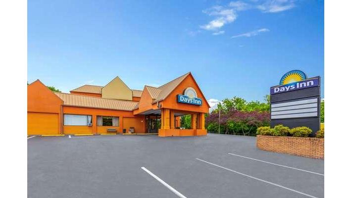 Days Inn by Wyndham Knoxville East