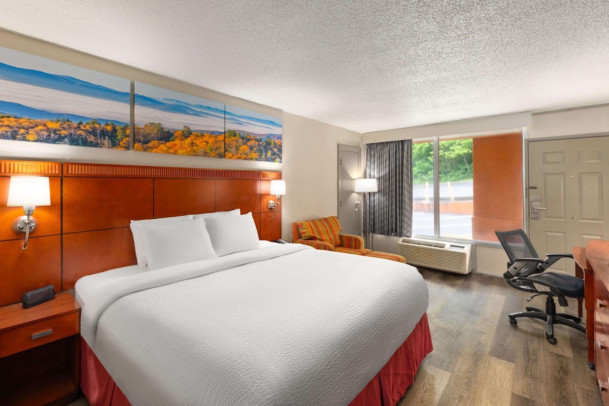 Days Inn by Wyndham Knoxville East photo 2