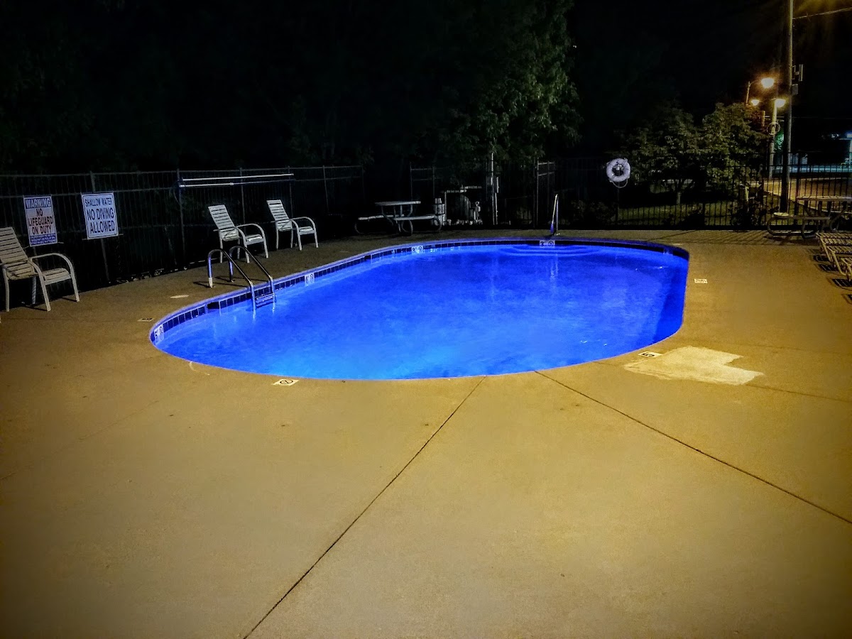 Days Inn by Wyndham Knoxville East photo 3