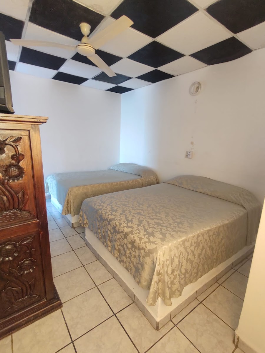 Hotel MR photo 2