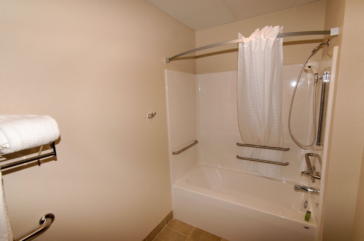 Cobblestone Inn & Suites - Denison | Oak Ridge photo 3
