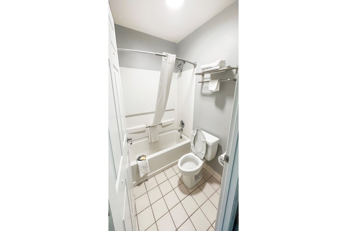 Executive Inn Ridgeway I-77 photo 3