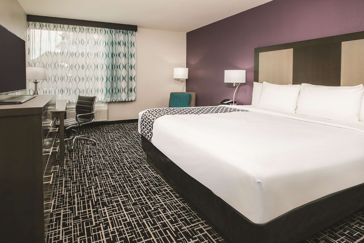 La Quinta Inn & Suites by Wyndham Dallas - Richardson photo 2