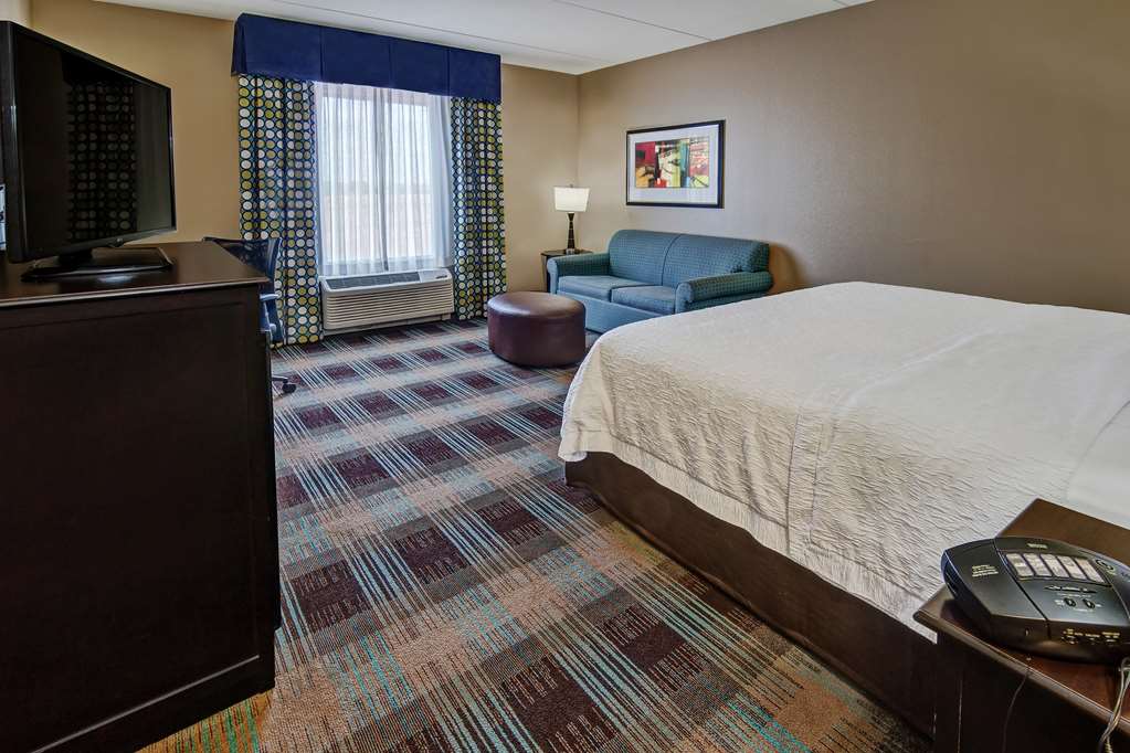 Hampton Inn & Suites Clarksville photo 2