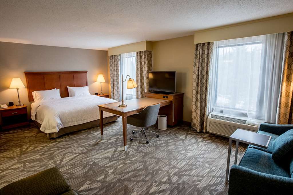 Hampton Inn & Suites Tilton photo 2