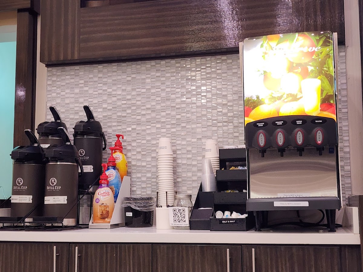 La Quinta Inn & Suites by Wyndham Loudon photo 3