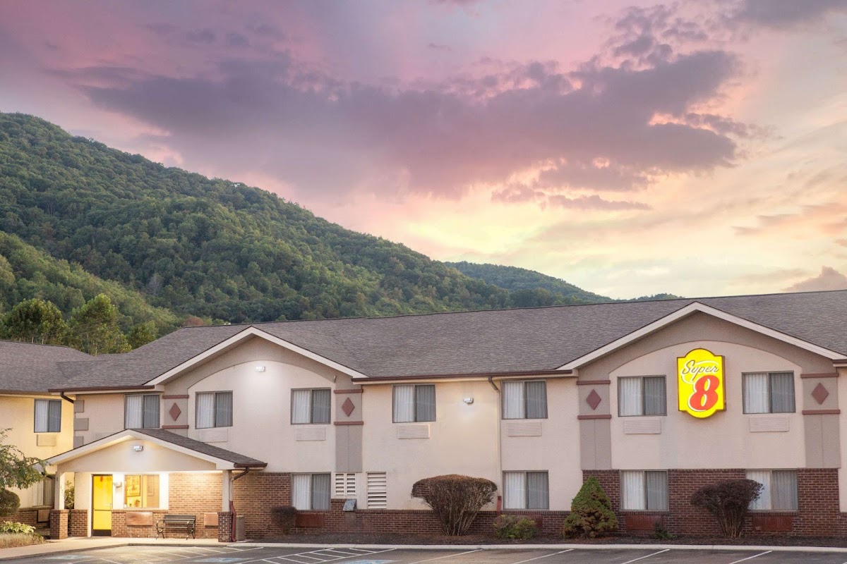 Super 8 by Wyndham Norton VA