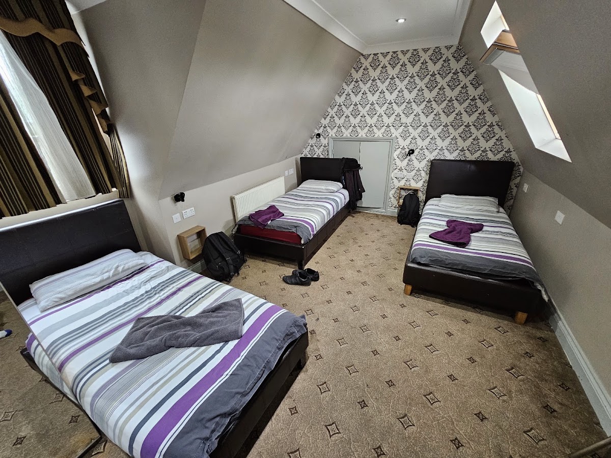 Beaconsfield Hotel photo 2