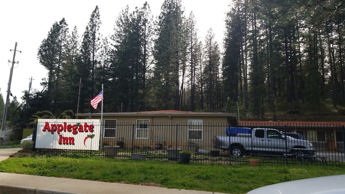 Applegate Inn