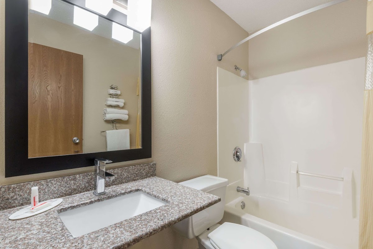 Days Inn by Wyndham Muncie -Ball State University photo 3