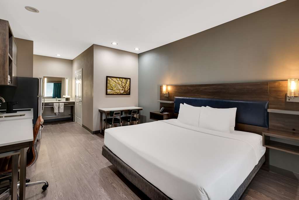 Best Western La Place Inn photo 2