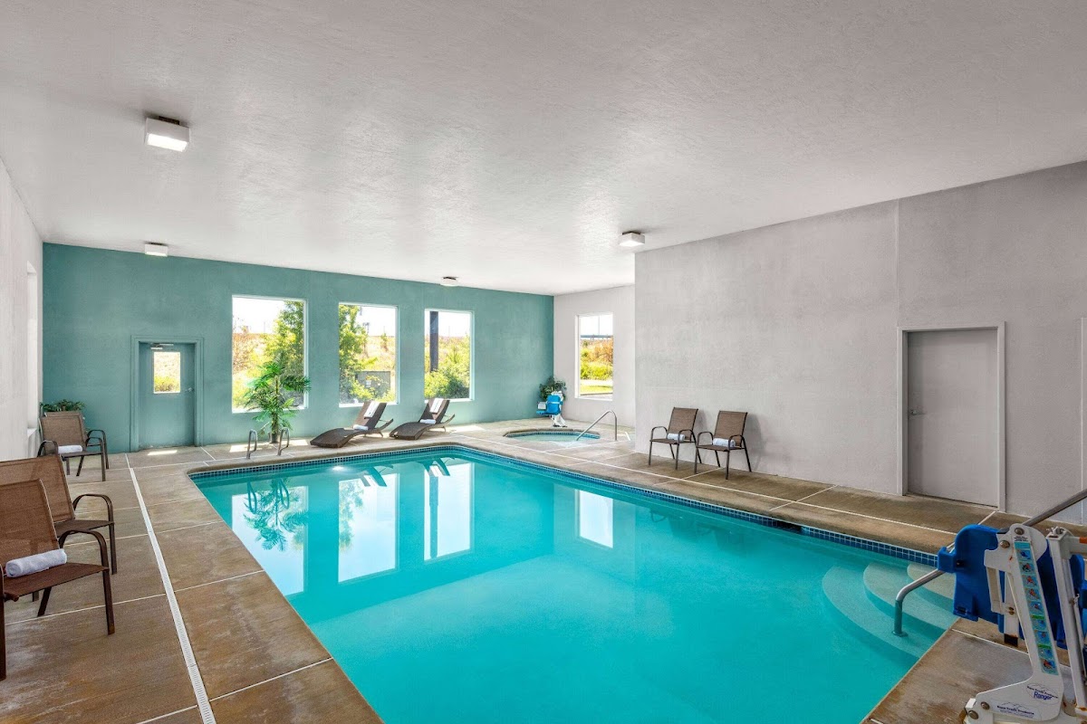 Super 8 by Wyndham Roseburg photo 3