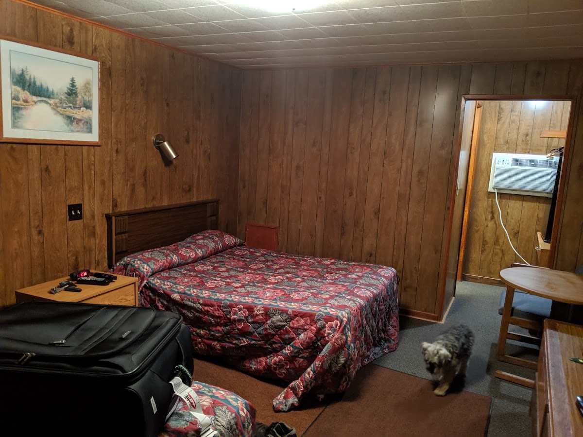 Allen's South Dakota Fishing and Hunting Lodge photo 2