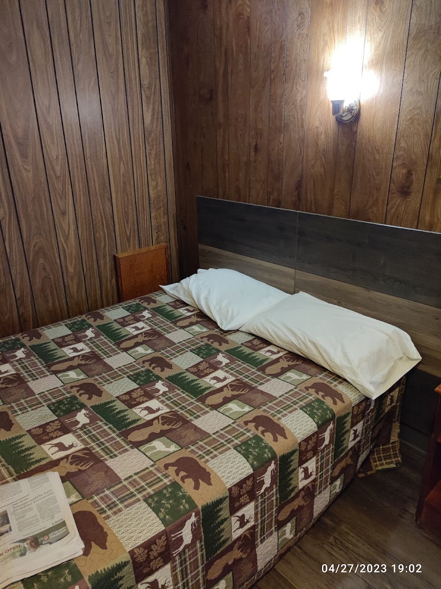 Allen's South Dakota Fishing and Hunting Lodge photo 3