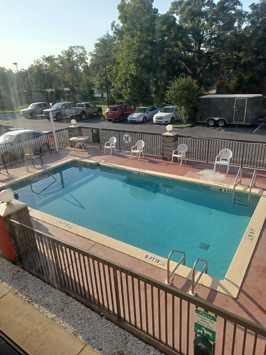 Red Roof Inn Pensacola Fairgrounds photo 3