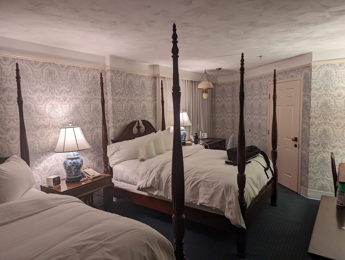 The Simsbury Inn photo 2