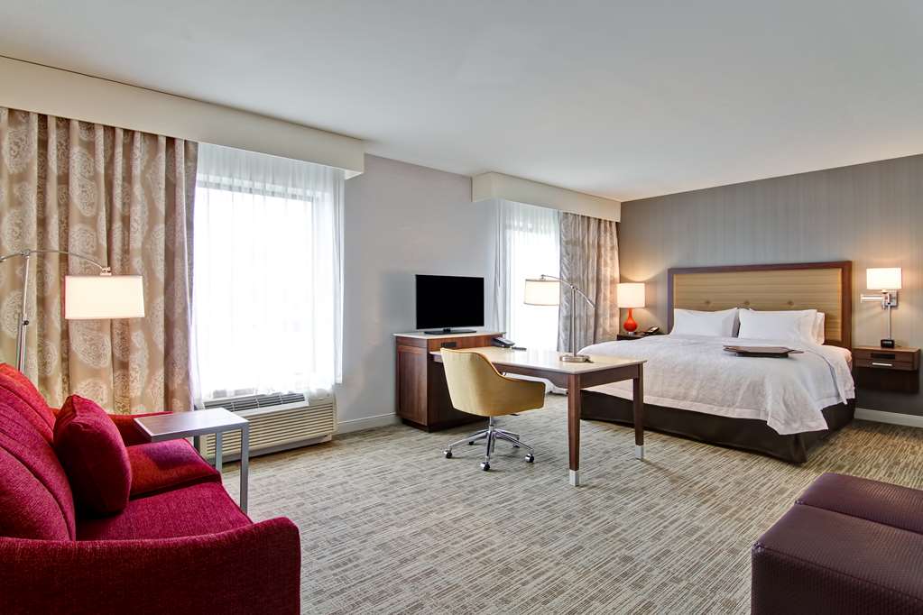 Hampton Inn & Suites Detroit/Troy photo 2