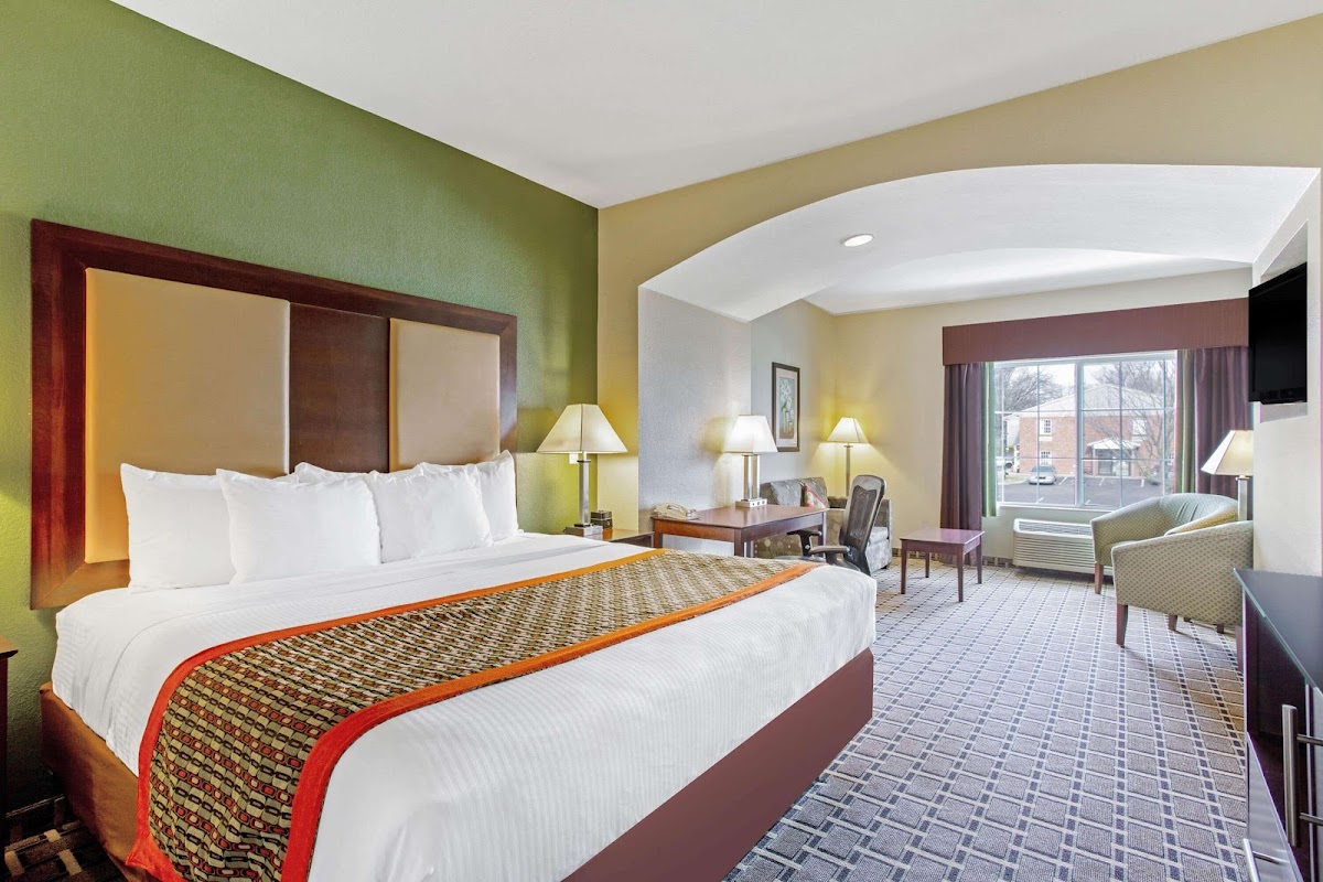 La Quinta Inn & Suites by Wyndham Lancaster photo 2