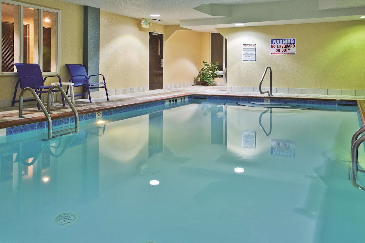 La Quinta Inn & Suites by Wyndham Hot Springs photo 3