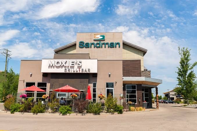 Sandman Hotel & Suites Calgary South photo 3