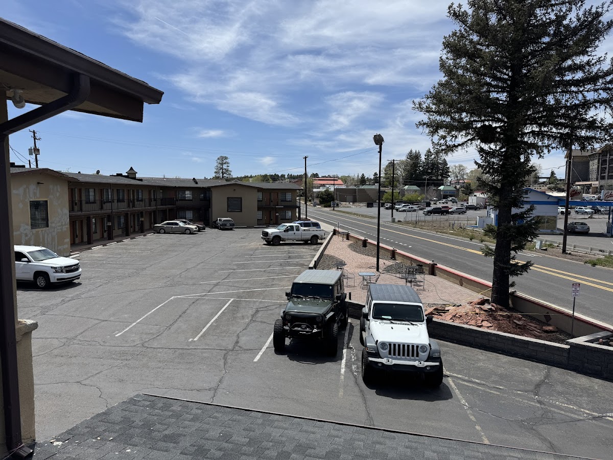 Howard Johnson by Wyndham Flagstaff University West photo 3