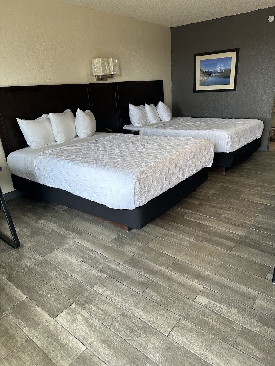 Ambassador Inn Hotel & RV Park photo 2