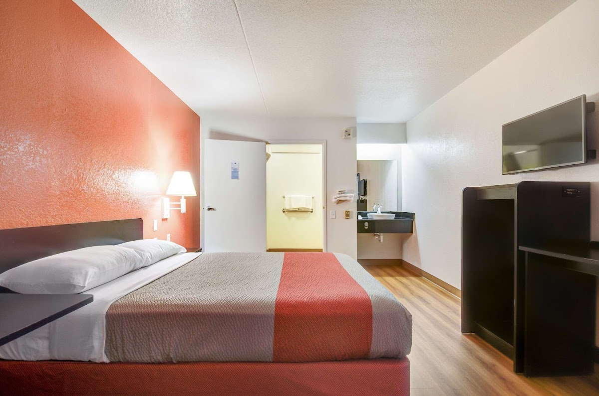 Motel 6 Springfield, MO - North photo 2