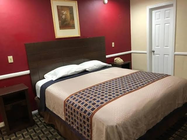 Whittier Travel Inn photo 3
