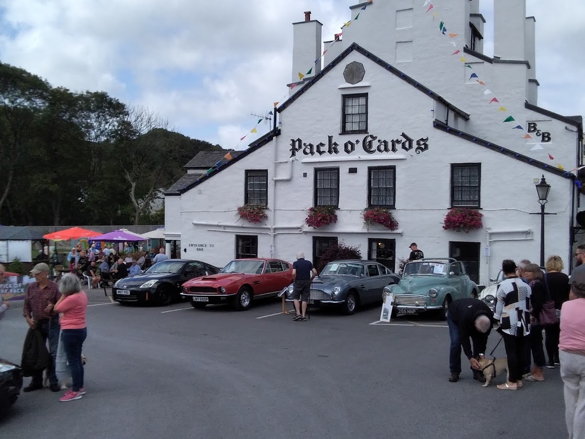 Pack o' Cards Inn