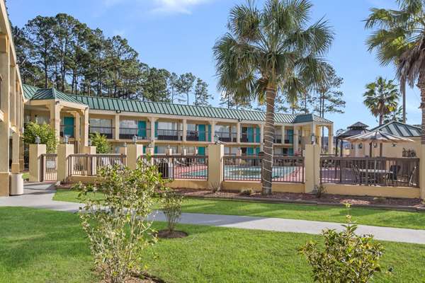 Econo Lodge Inn & Suites Hardeeville-I-95