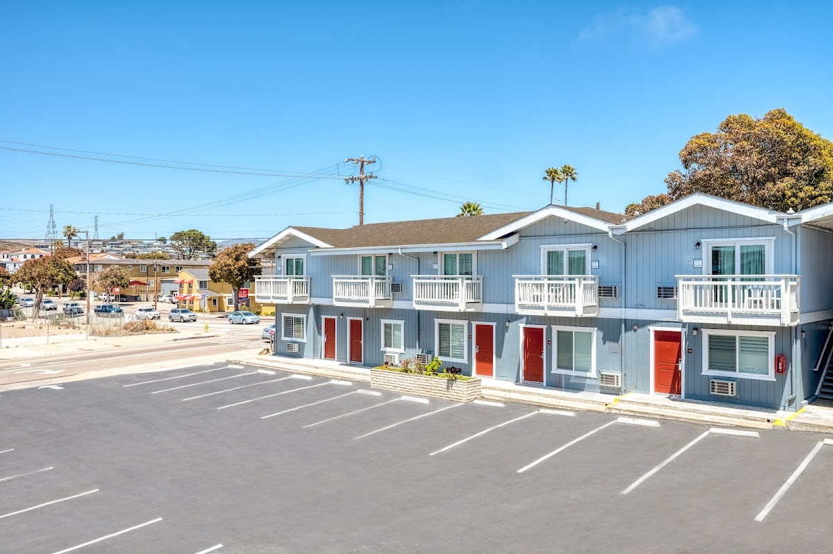 Harbor House Inn