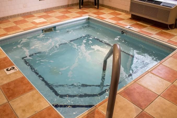 Quality Inn Akron South photo 3