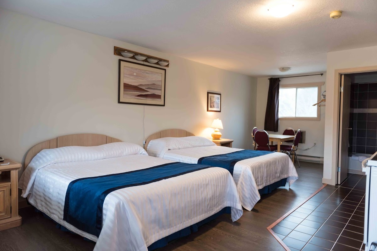 Radium Park Lodge photo 2
