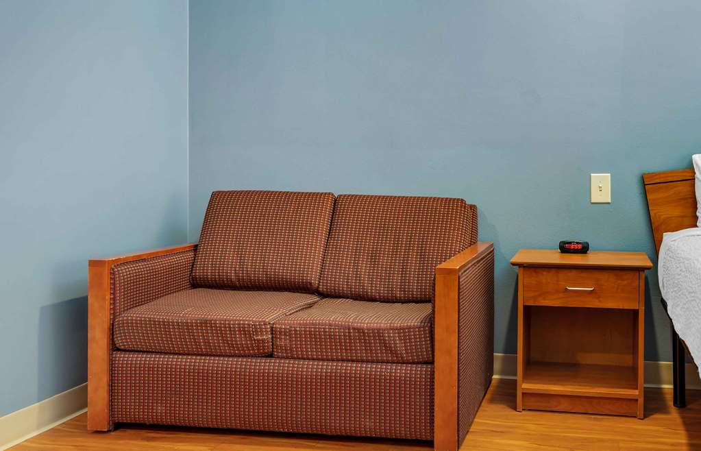 Extended Stay America Select Suites- Fayetteville - West photo 3
