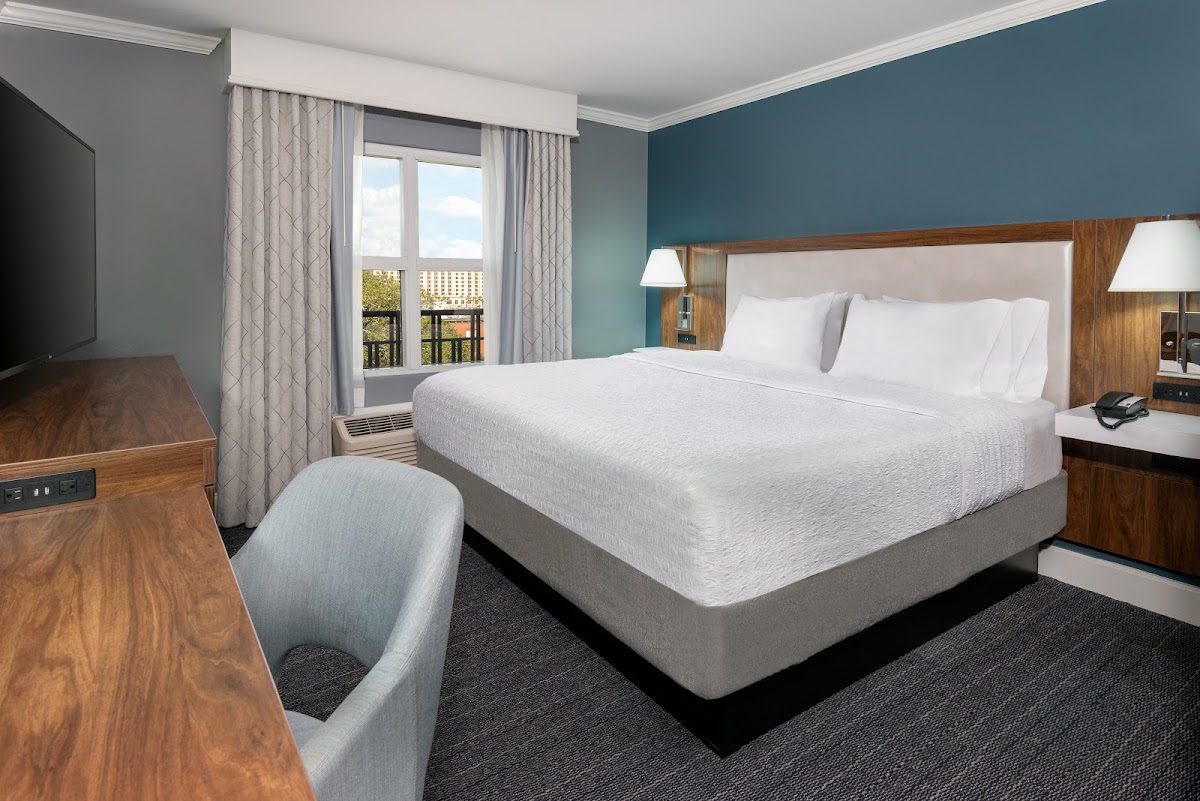 Hampton Inn Savannah-Historic District photo 2