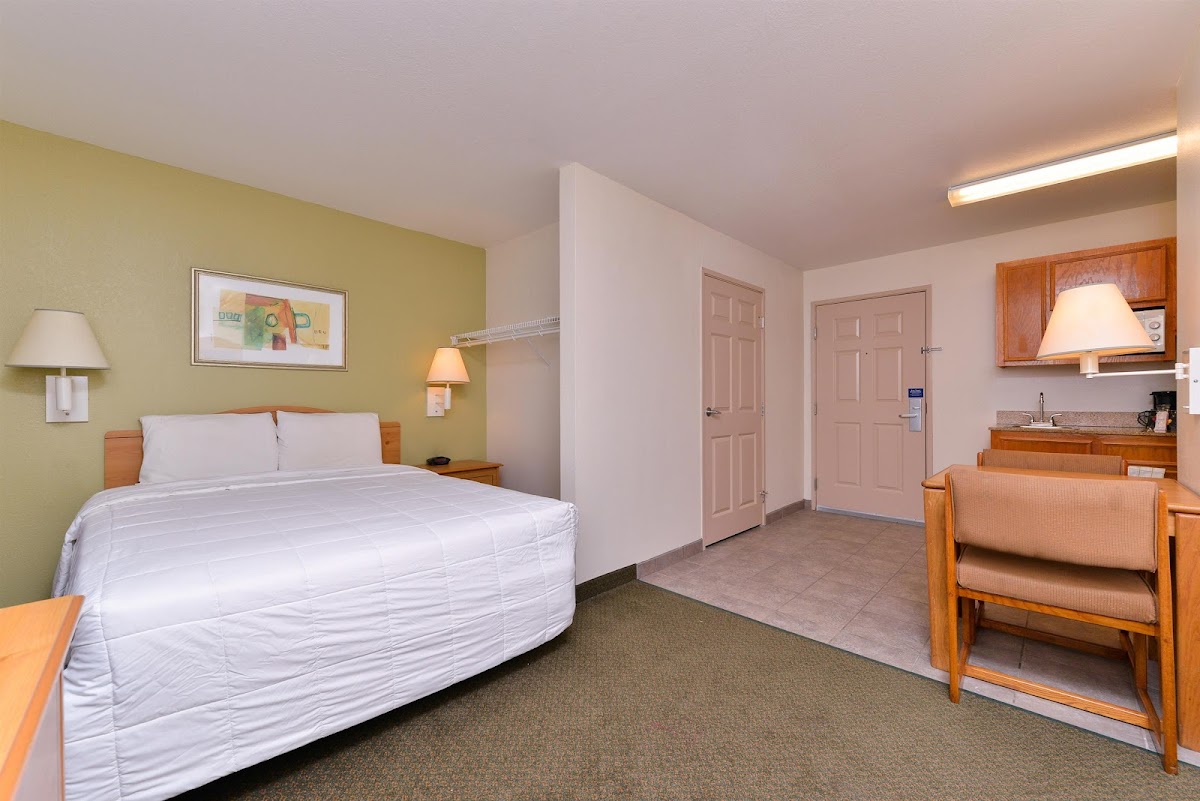 Americas Best Value Inn & Suites Winnie photo 2