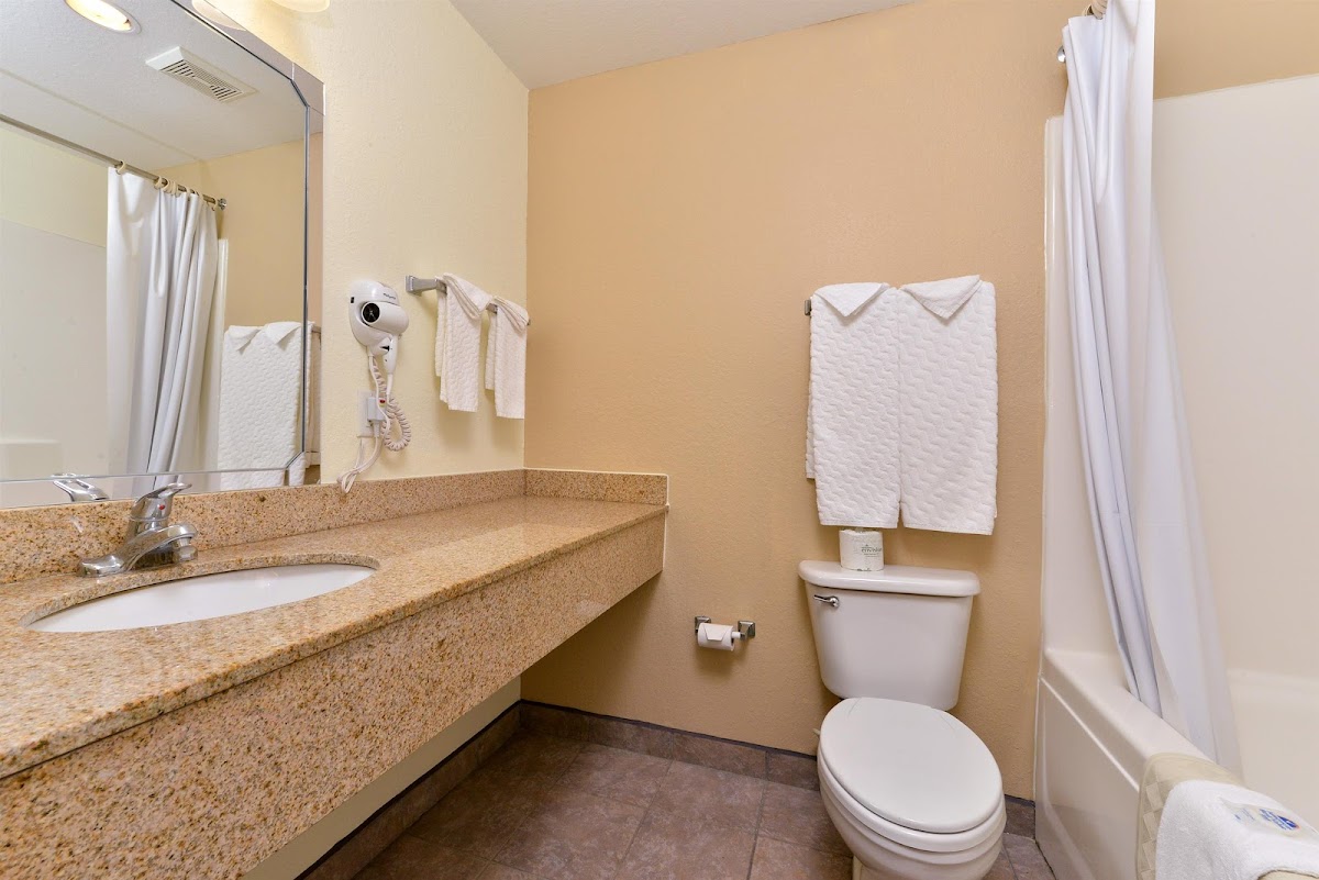 Americas Best Value Inn & Suites Winnie photo 3