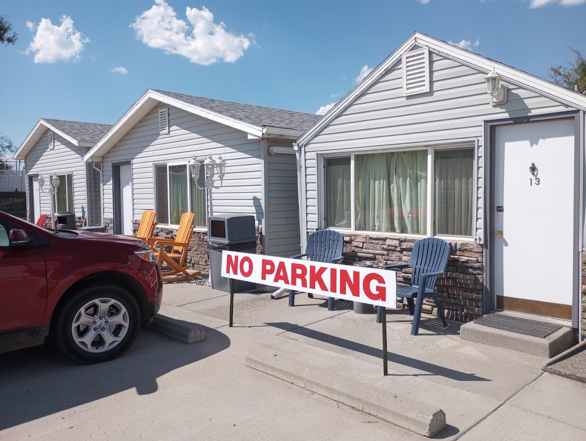 Twin Cubs Motel